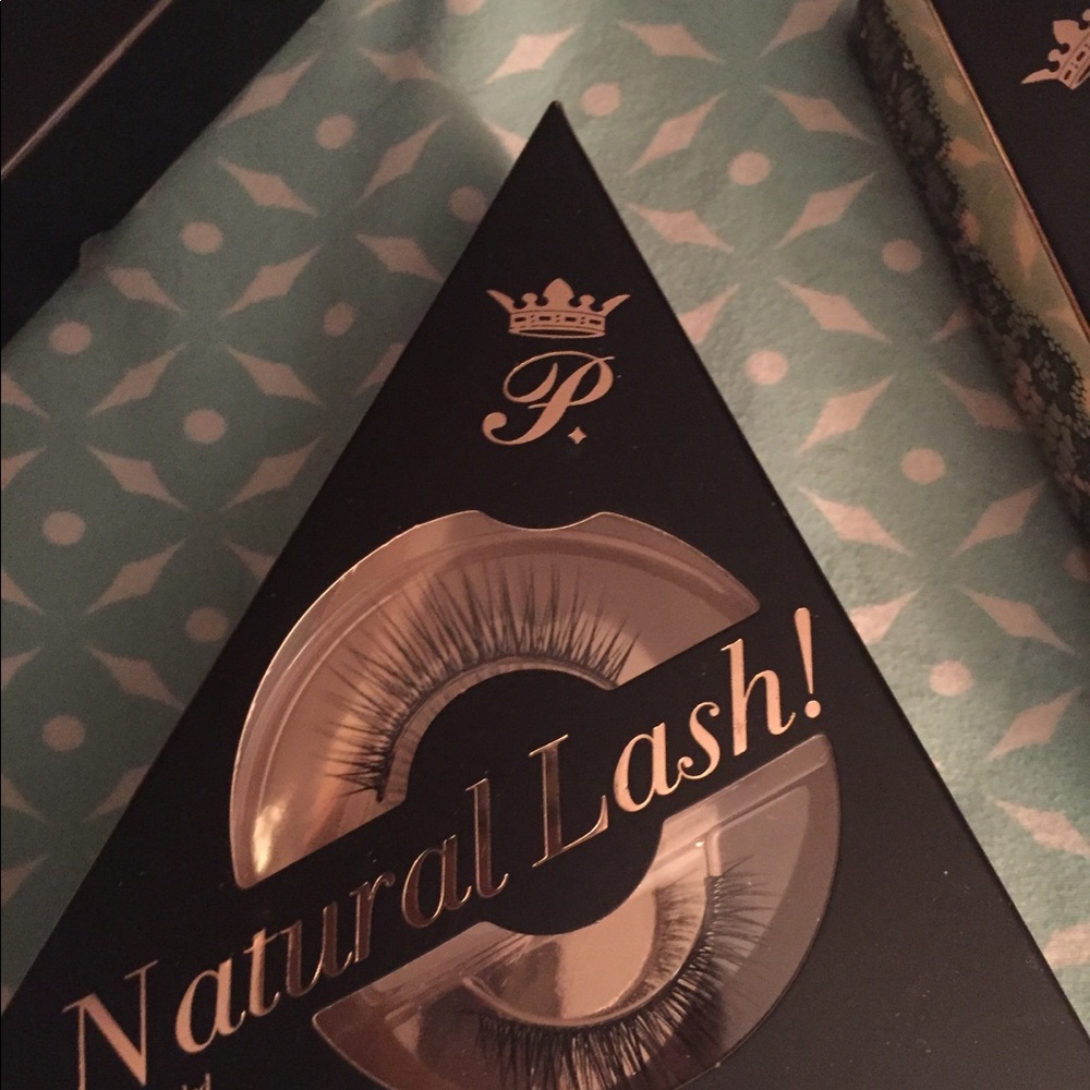 Lashes - Picture 4 of 6